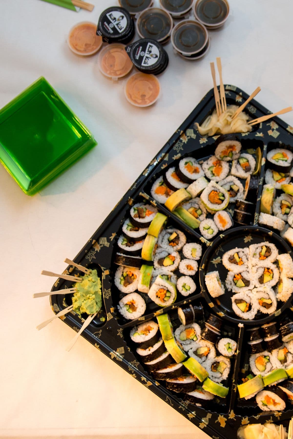 Sushi set pripravený na podávanie